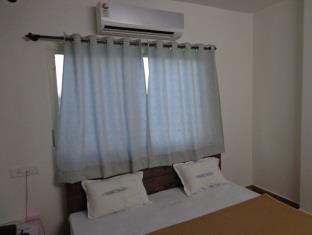 Oyo 36211 Hotel Padma Palace Ujjain Exteriör bild