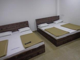 Oyo 36211 Hotel Padma Palace Ujjain Exteriör bild